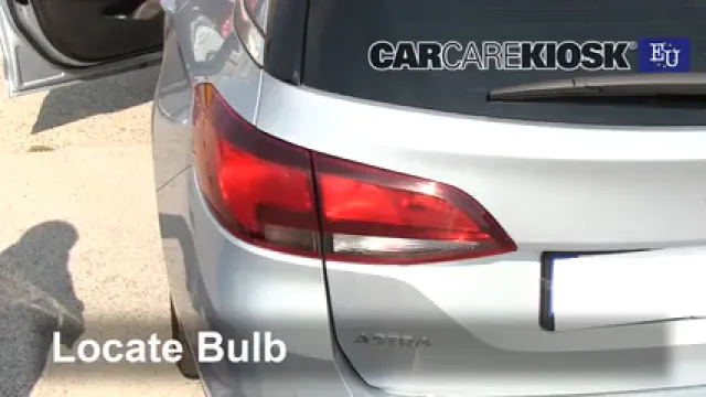 2018 Opel Astra CDTI 1.6L 4 Cyl. Turbo Diesel Éclairage Feu stop (remplacer ampoule)